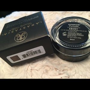 2x Anastasia Beverly Hills Ebony